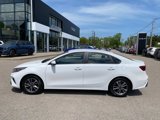 Used 2022 Kia Forte LXS image 2