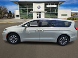 Used 2021 Chrysler Pacifica Touring-L image 2