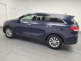 Used 2018 Kia Sorento LX image 3