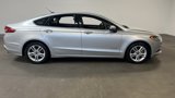 Used 2018 Ford Fusion SE image 2