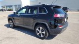 Used 2019 Jeep Cherokee Limited image 2