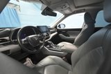 Used 2020 Toyota Highlander XLE image 2