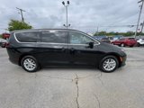Certified 2023 Chrysler Voyager LX image 4