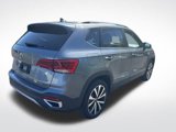 Used 2022 Volkswagen Taos SE image 4