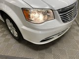 Used 2016 Chrysler Town & Country Touring image 5