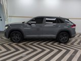 Used 2020 Volkswagen Atlas Cross Sport SE w/ Panoramic Sunroof Package image 5