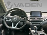 Used 2022 Nissan Altima 2.5 SV image 2