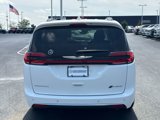 Used 2021 Chrysler Pacifica Touring image 4