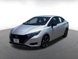 Used 2024 Nissan Versa SR image 5