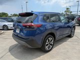 Used 2023 Nissan Rogue SV image 4