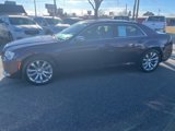 Used 2020 Chrysler 300 Touring w/ Chrome Appearance Package image 5
