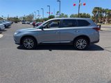 Used 2016 Mitsubishi Outlander SE image 2