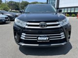 Used 2017 Toyota Highlander XLE image 3
