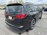 New 2025 Chrysler Pacifica Limited image 6
