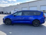 Used 2020 Chrysler Pacifica Touring-L w/ Advanced Safetytec Group image 2