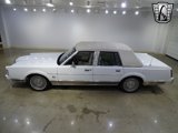 Used 1989 Lincoln Town Car image 3