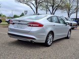 Used 2017 Ford Fusion SE w/ Fusion SE Technology Package image 5