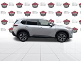 Used 2022 Nissan Rogue SV image 2