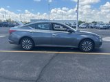 Used 2024 Nissan Altima 2.5 SV image 3