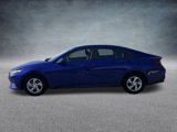 Used 2022 Hyundai Elantra SE image 3