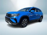 Certified 2022 Volkswagen Taos SE w/ Panoramic Sunroof Package image 2