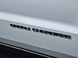 Used 2021 Jeep Grand Cherokee Laredo image 3