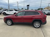 Used 2017 Jeep Cherokee Latitude w/ Comfort/Convenience Group image 4