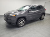 Used 2018 Jeep Cherokee Limited image 2