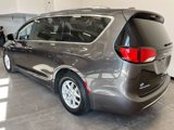 Used 2020 Chrysler Pacifica Touring-L image 3