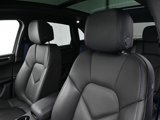 Certified 2024 Porsche Macan image 5
