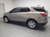 Used 2018 Chevrolet Equinox LT image 3