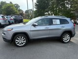 Used 2017 Jeep Cherokee Limited image 2