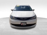 Used 2017 Chrysler Pacifica Touring image 2
