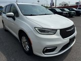 Used 2023 Chrysler Pacifica Touring-L image 3