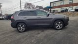 Used 2019 Jeep Cherokee Limited image 2