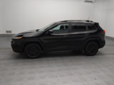 Used 2018 Jeep Cherokee Latitude image 2