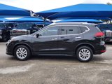 Used 2017 Nissan Rogue SV image 4