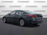 Used 2023 Nissan Altima 2.5 SV image 3