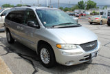 Used 2000 Chrysler Town & Country LX image 4