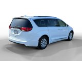 Used 2018 Chrysler Pacifica Touring-L Plus image 5