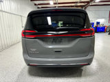 Used 2022 Chrysler Pacifica Touring-L image 6