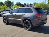 Used 2017 Jeep Grand Cherokee Altitude image 4