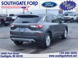 Used 2022 Ford Escape SE w/ Cold Weather Package image 2