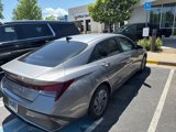 Used 2024 Hyundai Elantra SEL image 3