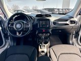 Used 2017 Jeep Renegade Latitude image 3