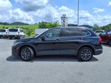 Used 2022 Volkswagen Tiguan SE image 3