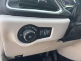 Used 2021 Chrysler Pacifica Touring-L image 4