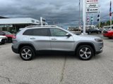 Used 2019 Jeep Cherokee Limited image 2