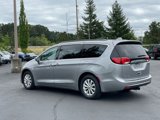 Used 2017 Chrysler Pacifica Touring-L image 5