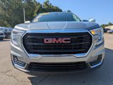 Used 2024 GMC Terrain SLE image 3